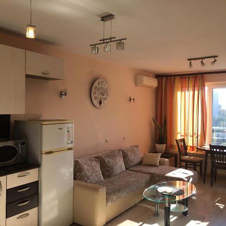 Appartamento Апартамент Зорница Burgas Esterno foto
