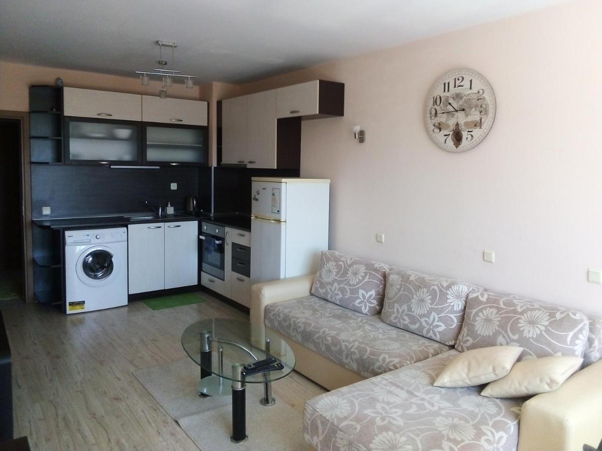 Appartamento Апартамент Зорница Burgas Esterno foto