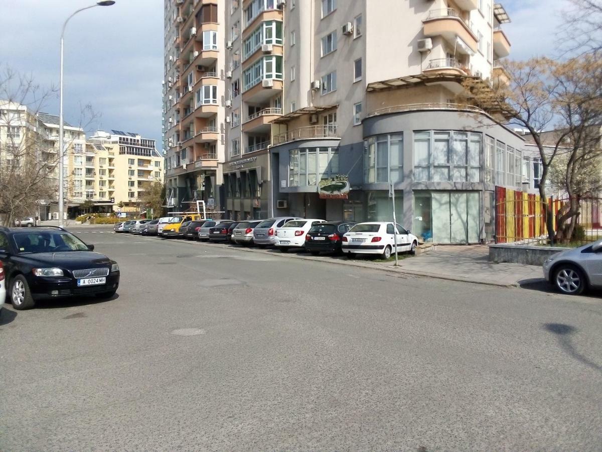 Appartamento Апартамент Зорница Burgas Esterno foto